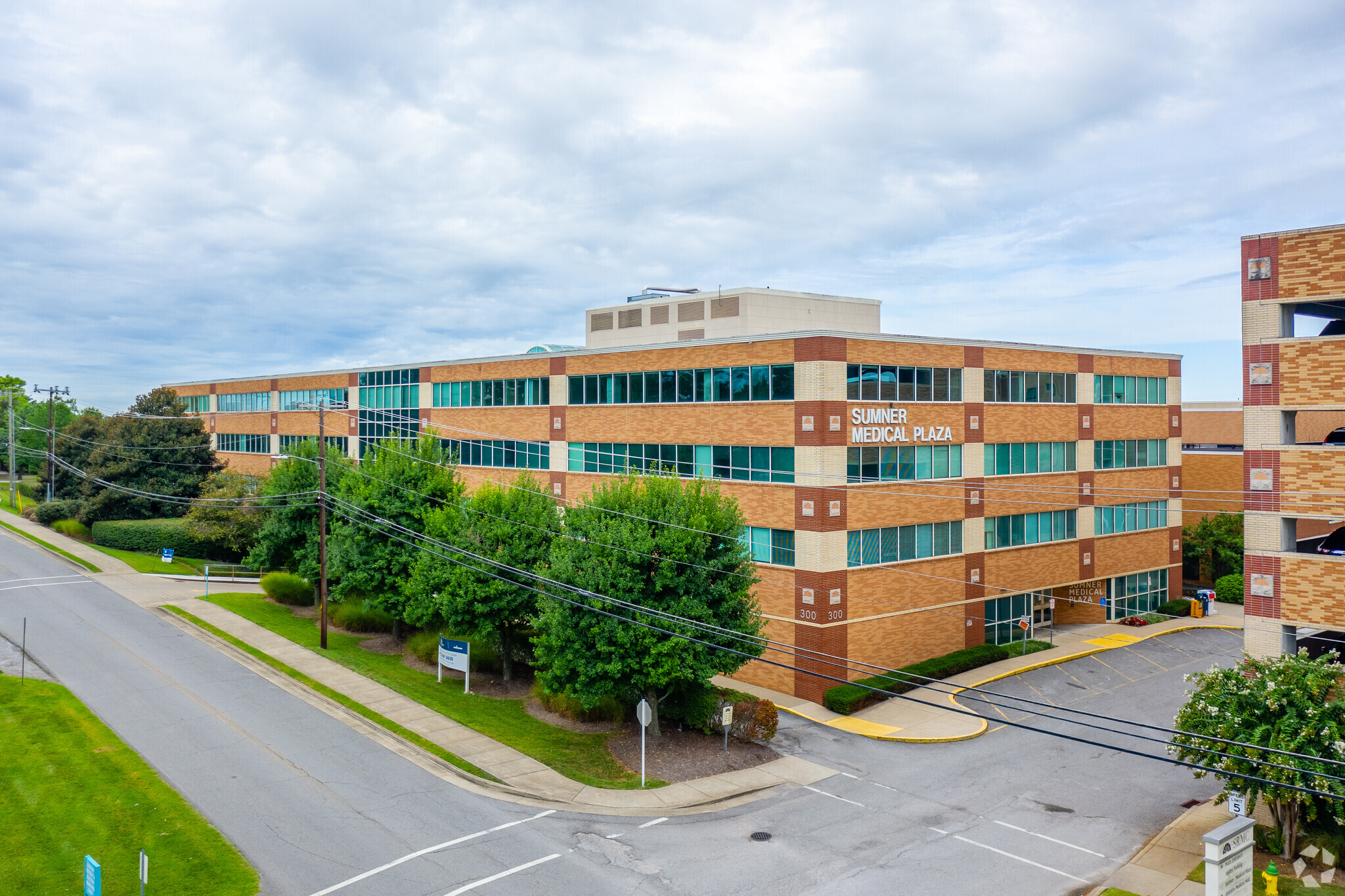 300 Steam Plant Rd, Gallatin, TN en alquiler Foto del edificio- Imagen 1 de 6