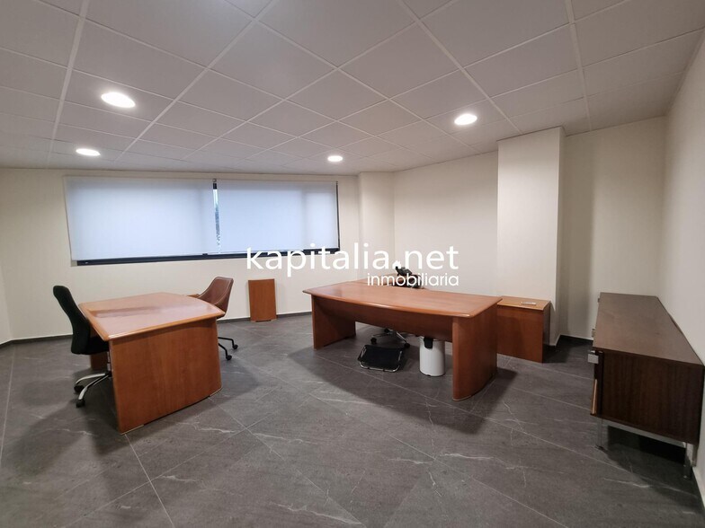 Nave en Valencia de Alcántara, Cáceres en alquiler - Foto del edificio - Imagen 3 de 4