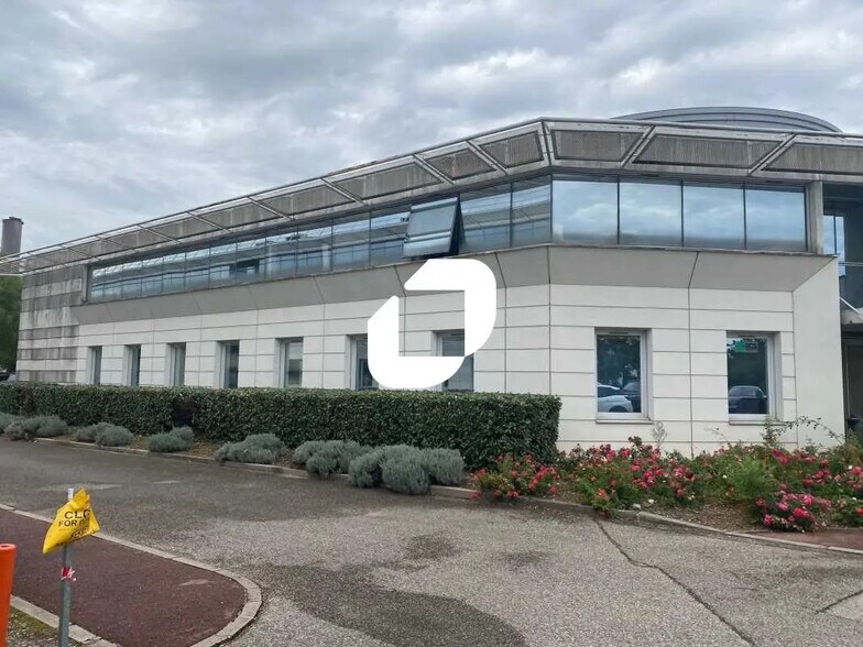 13 Rue Edison, Bron en venta - Foto del edificio - Imagen 1 de 10