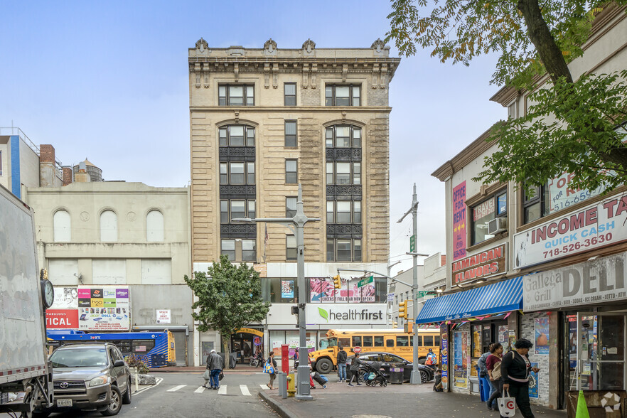 89-74 162nd St, Jamaica, NY en alquiler - Foto del edificio - Imagen 1 de 13