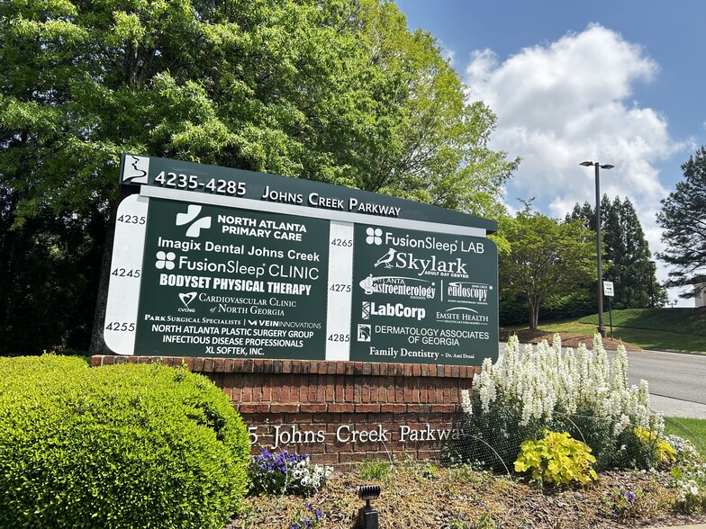 4245 Johns Creek Pky, Suwanee, GA en alquiler - Foto del edificio - Imagen 3 de 16