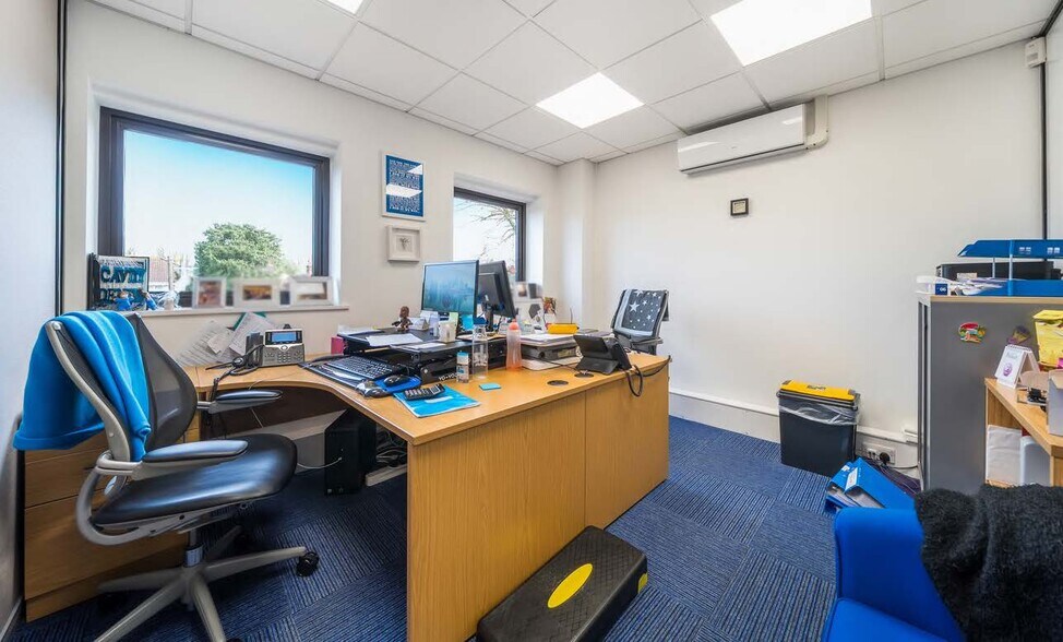 614 Reading Rd, Wokingham en venta - Foto del interior - Imagen 2 de 10