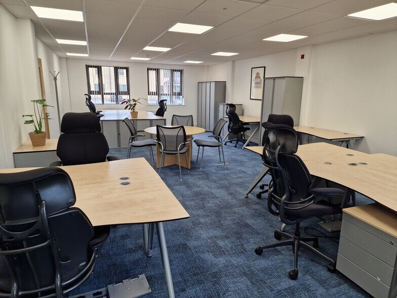 16 Tetbury Rd, Cirencester en alquiler - Foto del edificio - Imagen 2 de 4