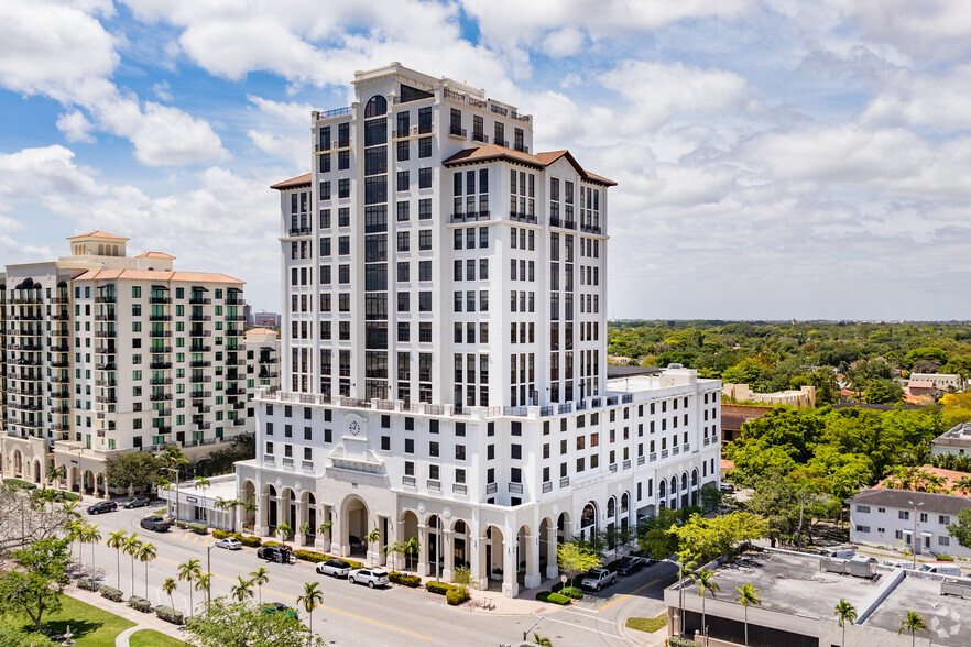 1200 Ponce De Leon Blvd, Coral Gables, FL en alquiler - Foto del edificio - Imagen 3 de 36