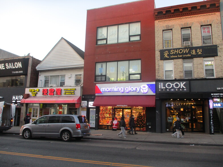 136-77 Roosevelt Ave, Flushing, NY en alquiler - Foto del edificio - Imagen 3 de 5