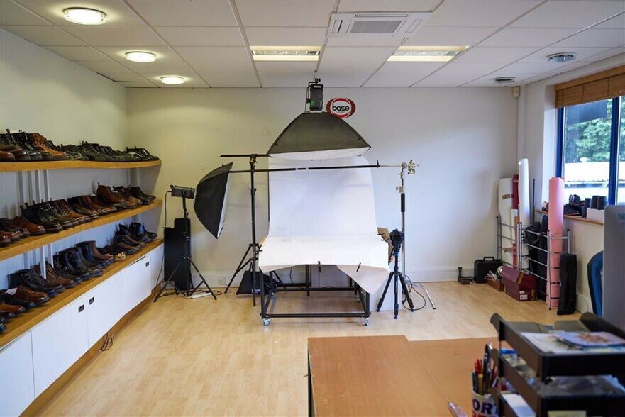 Buckingham Court, Loughton en alquiler - Foto del edificio - Imagen 3 de 7