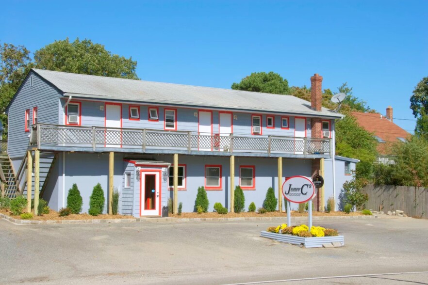 87 North Rd, Hampton Bays, NY en venta - Foto del edificio - Imagen 2 de 20