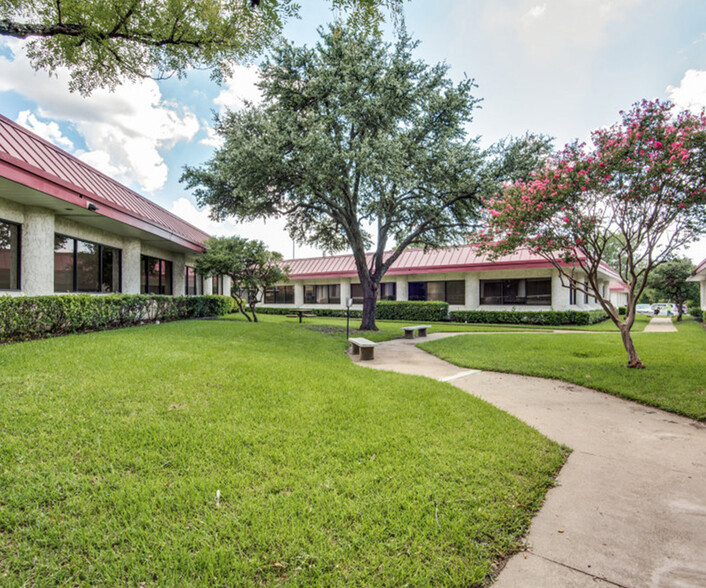 9550 Forest Ln, Dallas, TX en alquiler - Foto del edificio - Imagen 2 de 6