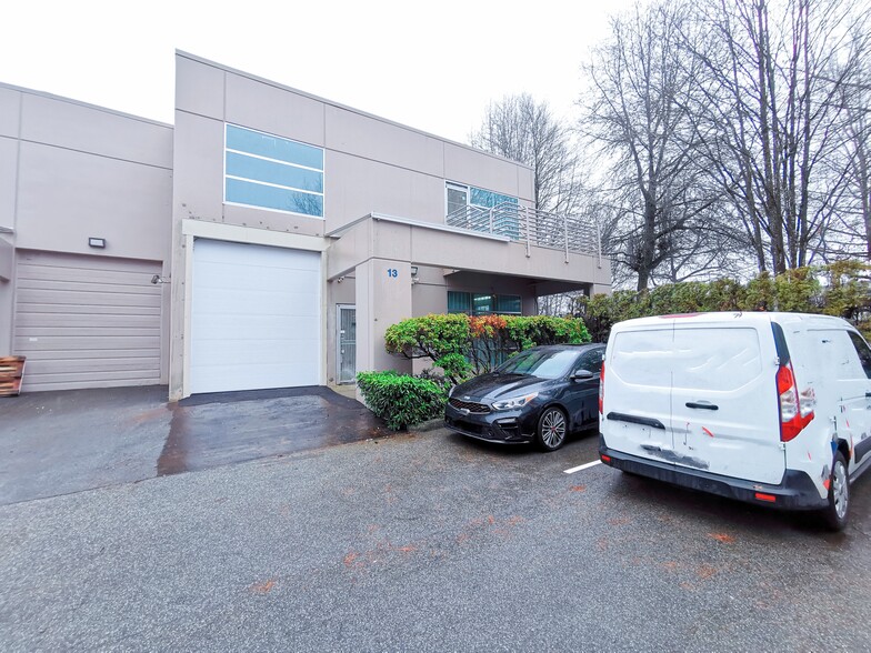 3871 N Fraser Way, Burnaby, BC en venta - Foto del edificio - Imagen 1 de 46