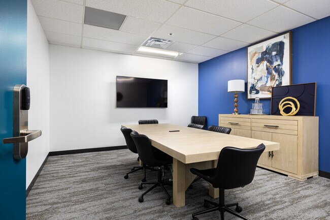 Más detalles de 2055 Craigshire Rd, Saint Louis, MO - Coworking en alquiler