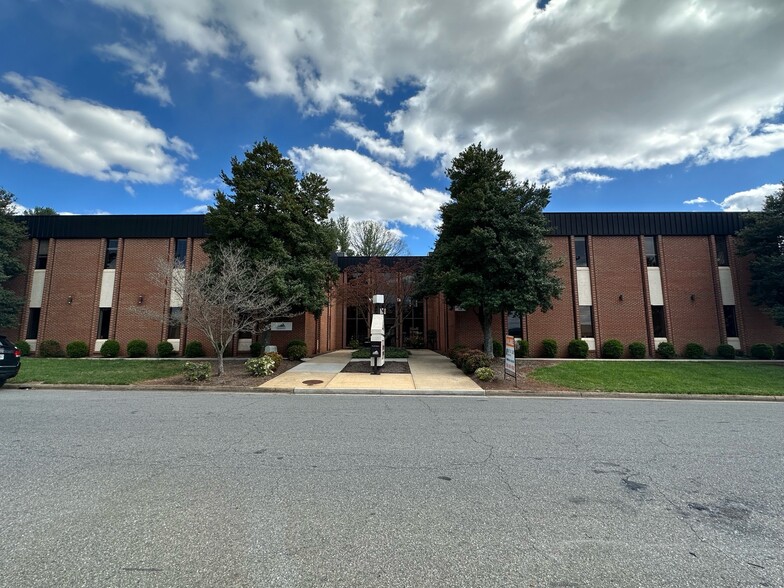 2316 Atherholt Rd, Lynchburg, VA en alquiler - Foto del edificio - Imagen 1 de 2