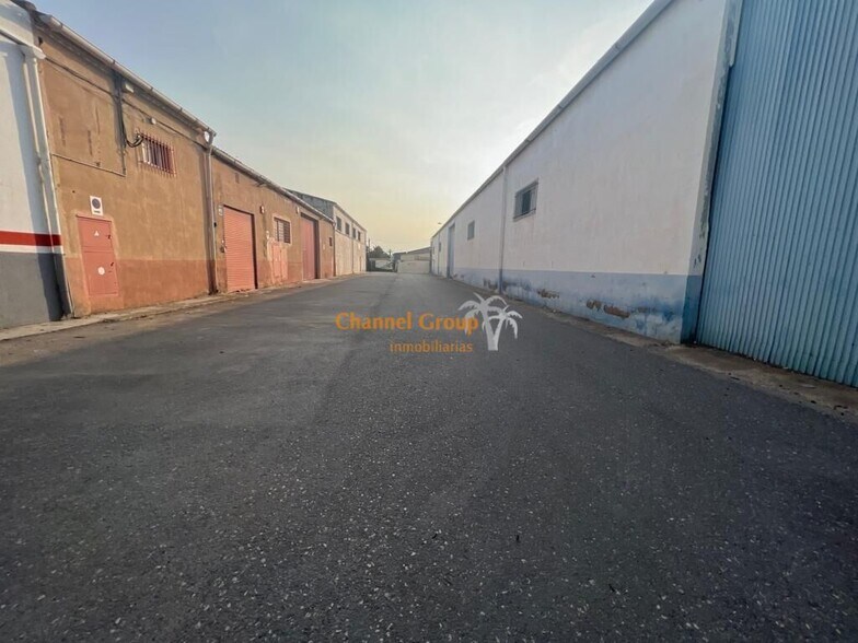 Nave en La Hoya en venta - Foto del edificio - Imagen 1 de 16
