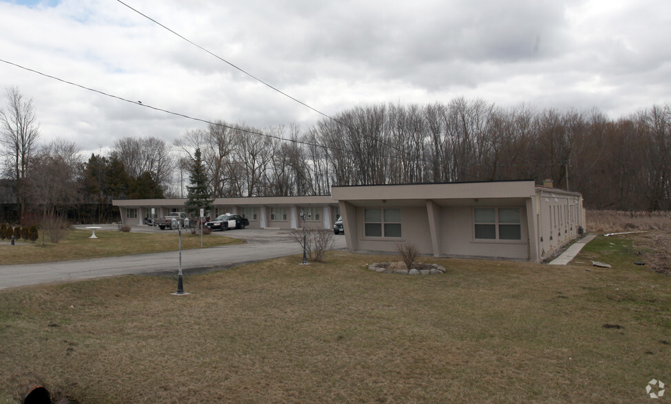 20590 Highway 11, Bradford West Gwillimbury, ON en venta - Foto del edificio - Imagen 3 de 3