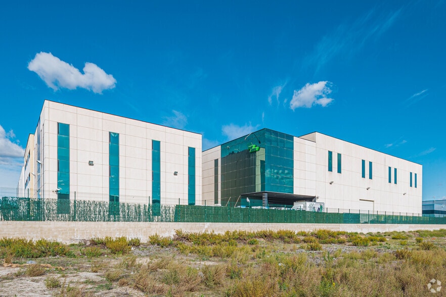 Calle Arnaldo de Vilanova, 5, Getafe, Madrid en alquiler - Foto del edificio - Imagen 3 de 10