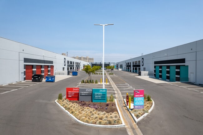 Más detalles de 2445-2460 E 12th St, Los Angeles, CA - Nave en alquiler