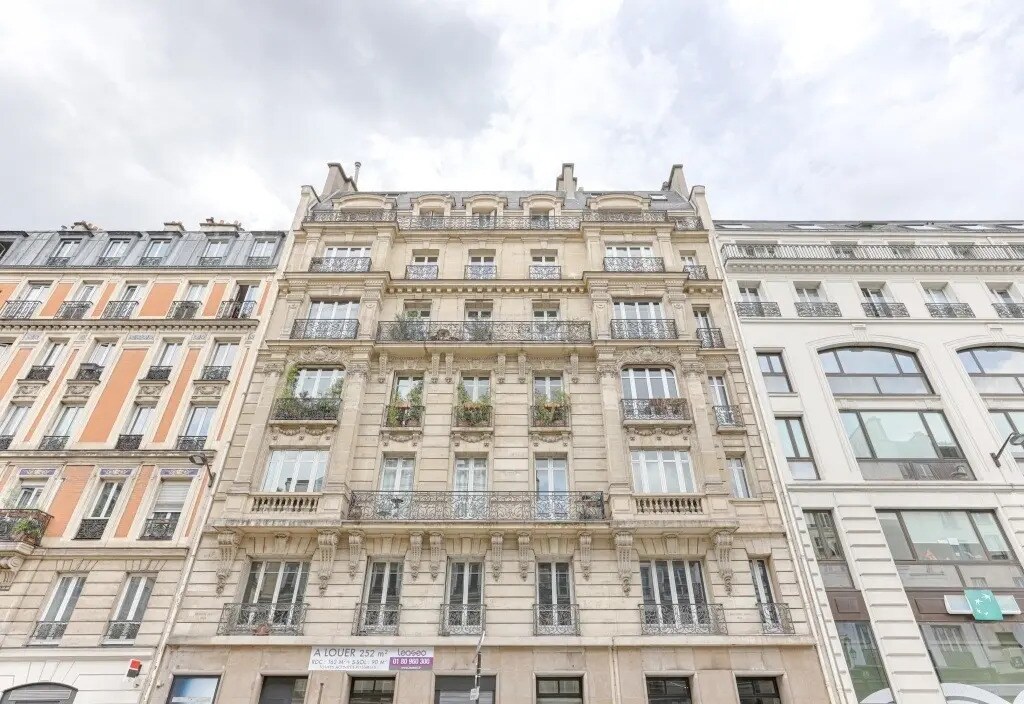 104 Rue D'Amsterdam, Paris en alquiler Foto del edificio- Imagen 1 de 9