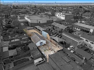 Más detalles de 249A Chingford Mount Rd, London - Nave en venta