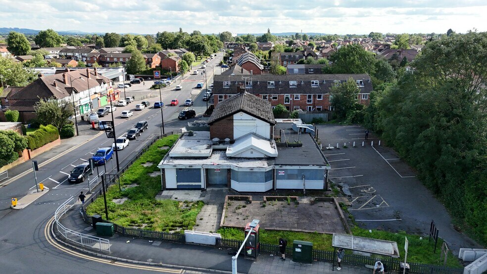 5 Lisburne Lane, Stockport en venta - Foto del edificio - Imagen 2 de 22