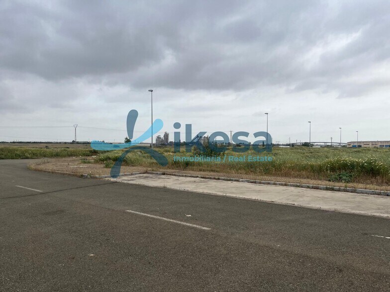Terreno en Alcalá de Guadaíra, Sevilla en venta - Foto del edificio - Imagen 3 de 10