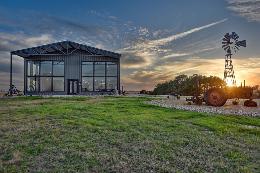 3561 Post Oak Point Rd, New Ulm, TX en venta - Foto del edificio - Imagen 1 de 50