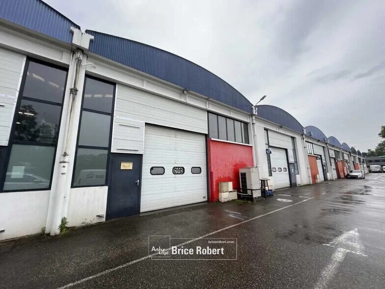 Oficina en Genay en alquiler - Foto del edificio - Imagen 1 de 5