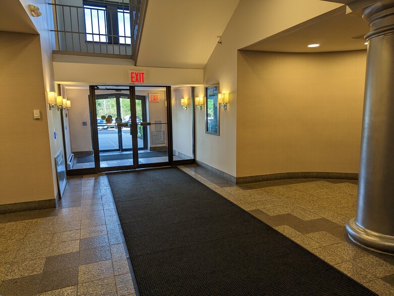 210 N Central Ave, Hartsdale, NY en alquiler - Foto del interior - Imagen 3 de 20