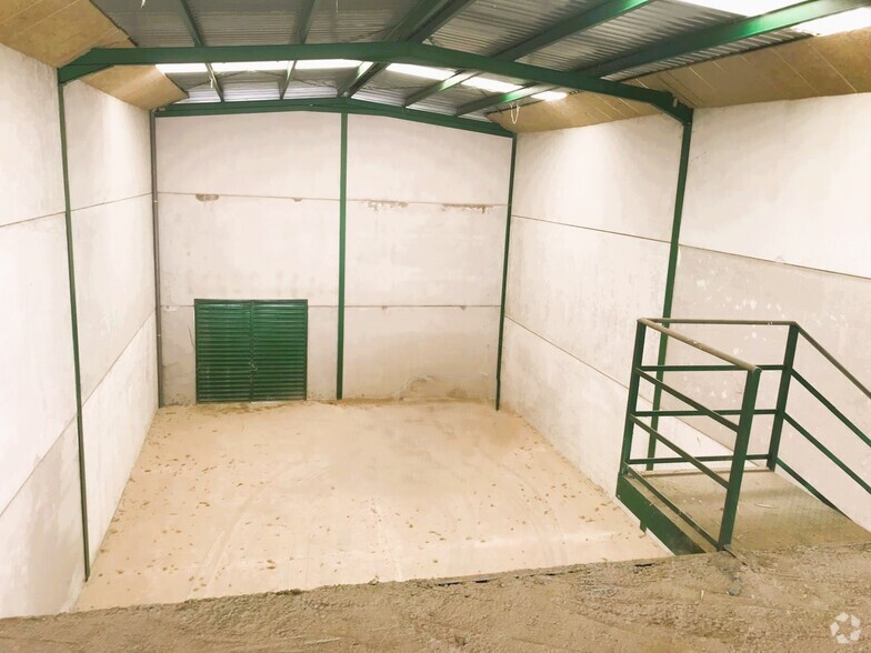 Nave en Yuncos, Toledo en venta - Foto del edificio - Imagen 2 de 5