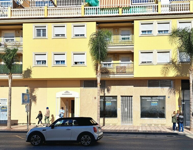 Local en Rincón de la Victoria en venta - Foto del edificio - Imagen 3 de 18