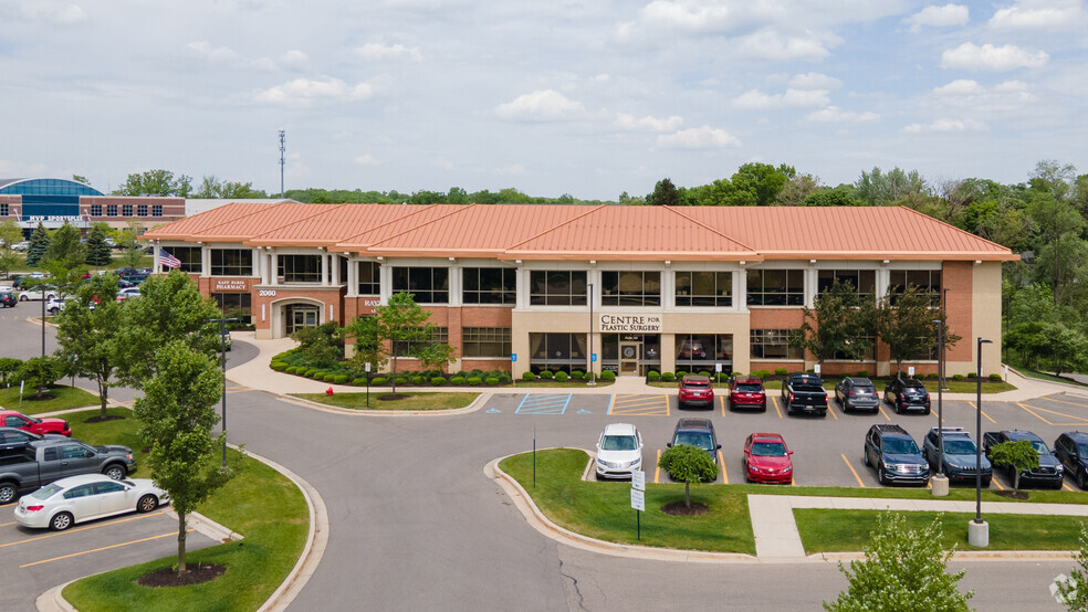 2060 E Paris Ave SE, Grand Rapids, MI en alquiler - Foto del edificio - Imagen 2 de 2