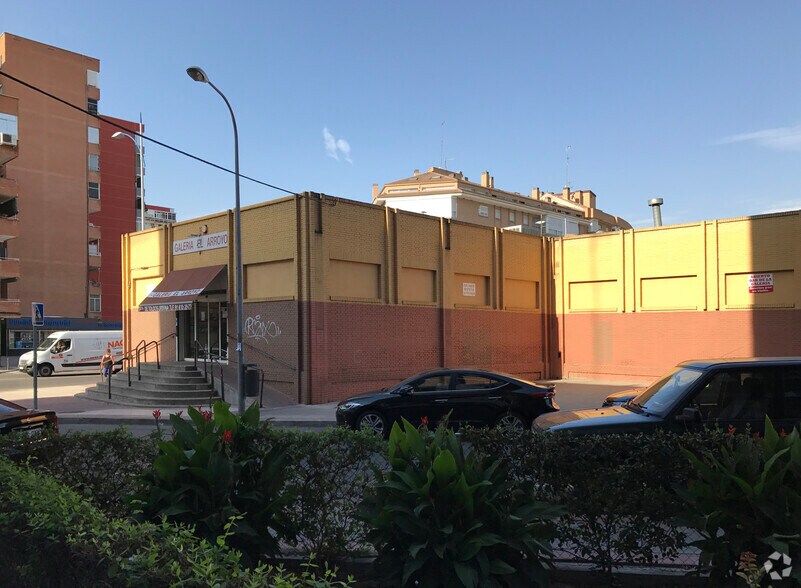 Calle de la Comunidad de Madrid, 1, Fuenlabrada, Madrid en venta - Foto del edificio - Imagen 2 de 2