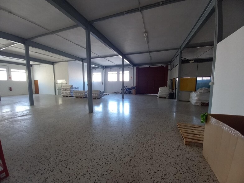 Nave en Elche en alquiler - Foto del interior - Imagen 2 de 9