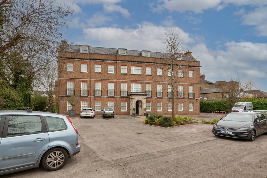 76 Crown Rd, Twickenham en venta - Foto del edificio - Imagen 2 de 16