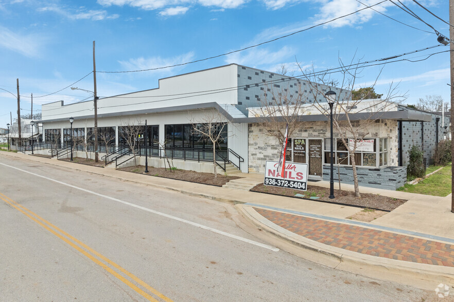 2406 Main St, Waller, TX en alquiler - Foto del edificio - Imagen 1 de 17