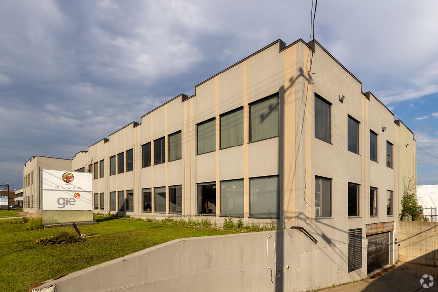 8550 Ch De La Côte-De-Liesse, Montréal, QC en alquiler - Foto del edificio - Imagen 2 de 10