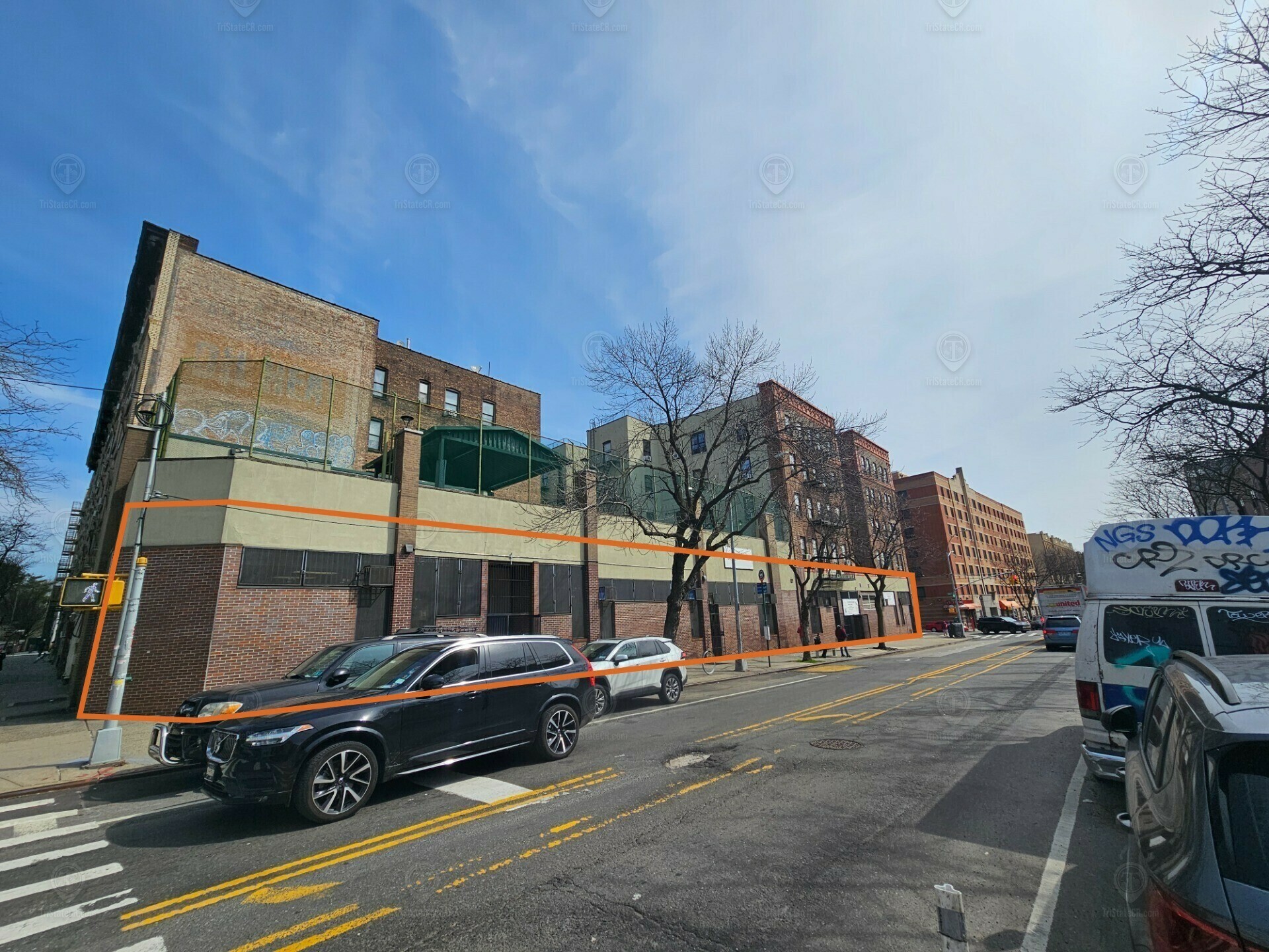 2105 Daly Ave, Bronx, NY en alquiler Foto principal- Imagen 1 de 2