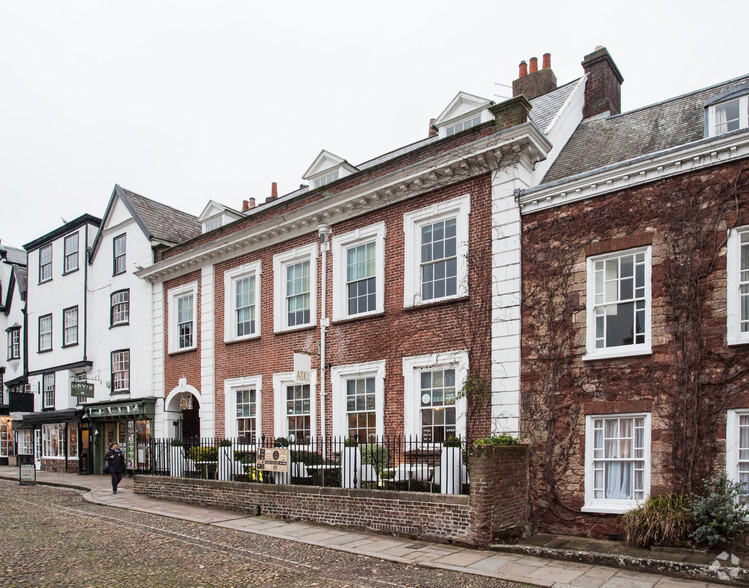 5 Cathedral Clos, Exeter en alquiler - Foto del edificio - Imagen 2 de 12