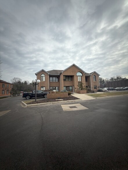 71 E Wilson Bridge Rd, Worthington, OH en venta - Foto del edificio - Imagen 2 de 6