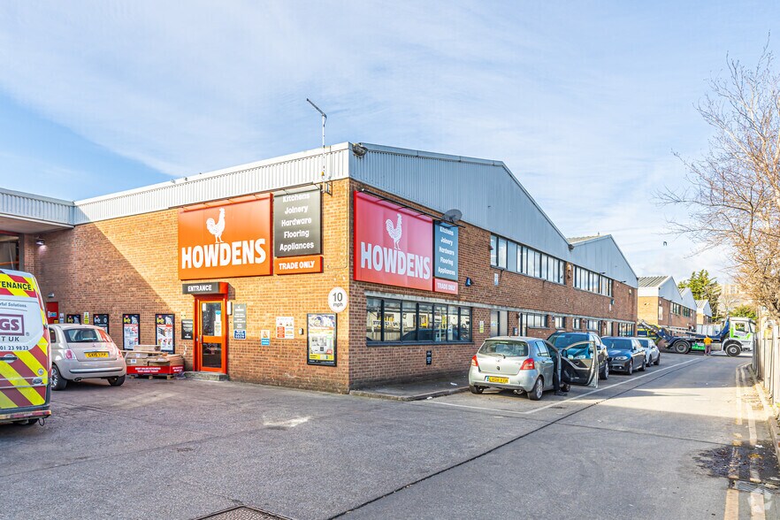 378 High Rd, London en alquiler - Foto del edificio - Imagen 2 de 2