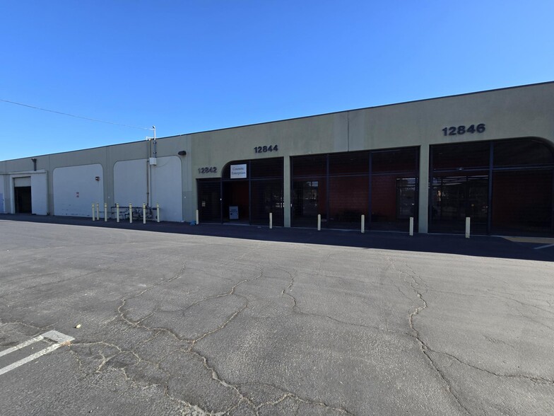 12820-12848 Pierce St, Pacoima, CA en alquiler - Foto del edificio - Imagen 1 de 10