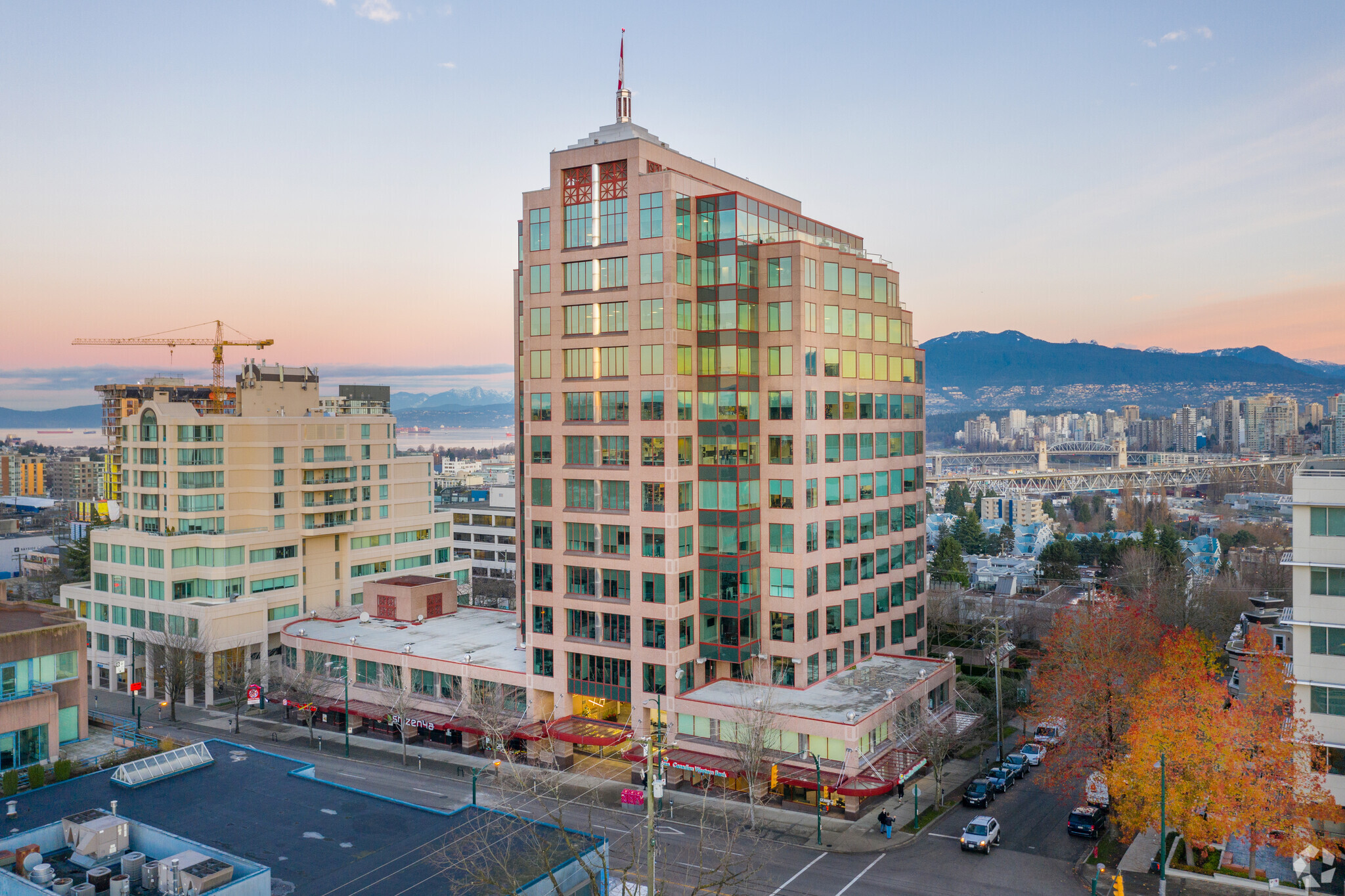 1333 W Broadway, Vancouver, BC en alquiler Foto del edificio- Imagen 1 de 8