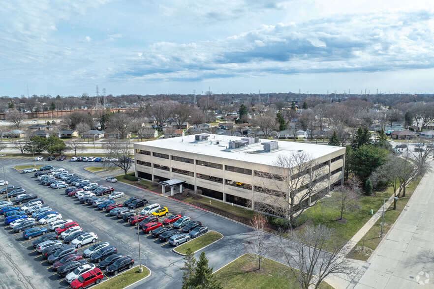 10150 W National Ave, West Allis, WI en alquiler - Foto del edificio - Imagen 2 de 5