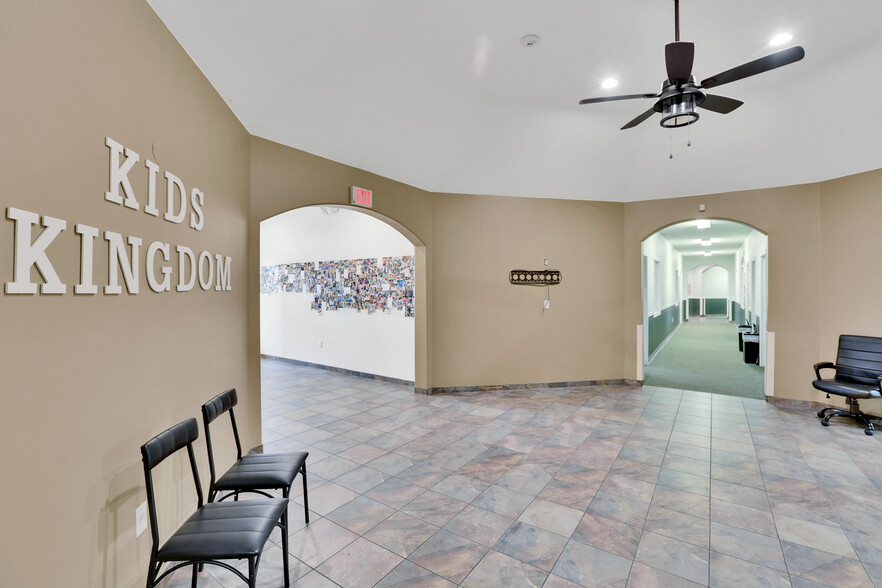 4601 Huffines Blvd, Fort Worth, TX en alquiler - Foto del interior - Imagen 2 de 17