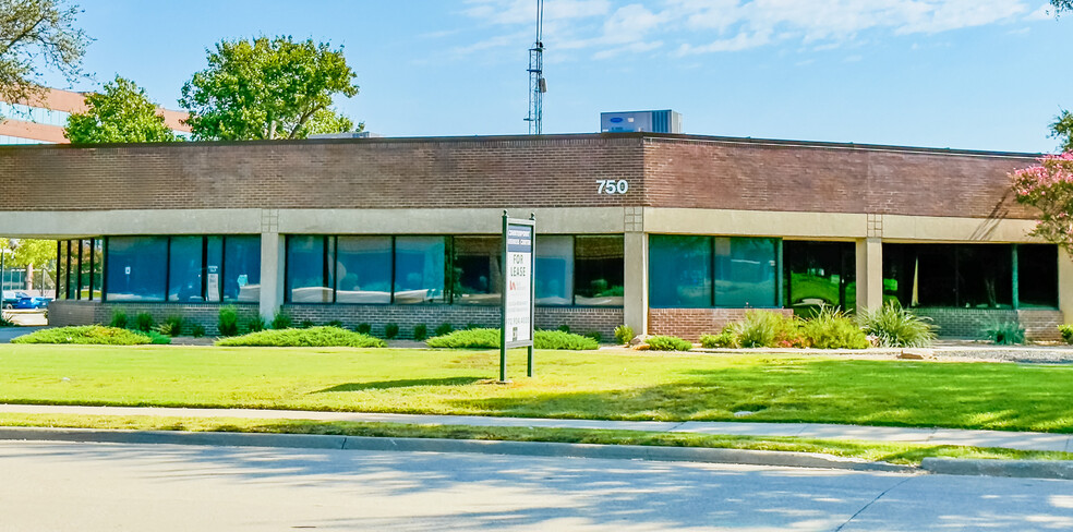 700 International Pky, Richardson, TX en alquiler - Foto del edificio - Imagen 1 de 2