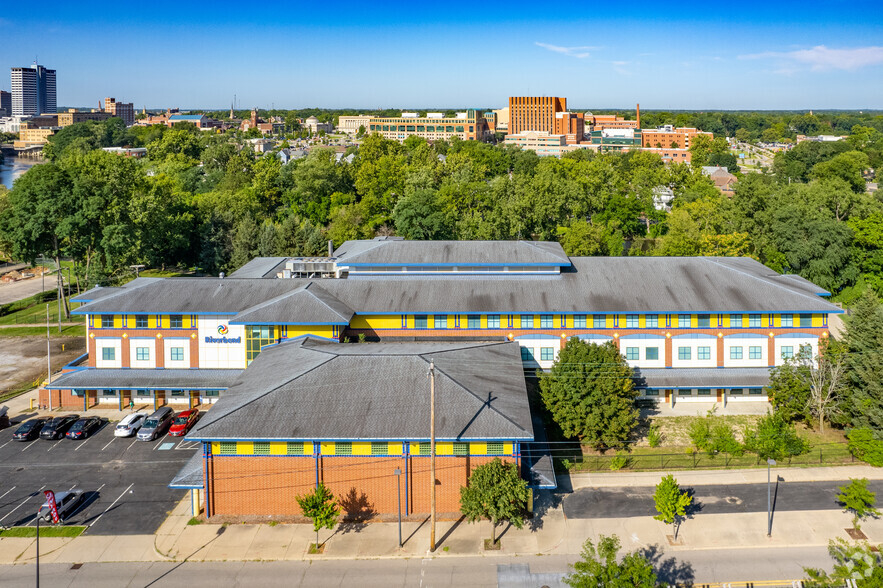 701 N Niles Ave, South Bend, IN en alquiler - Foto del edificio - Imagen 3 de 20