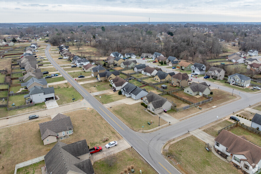 544 Tracy Ln, Clarksville, TN en venta - Foto principal - Imagen 1 de 3