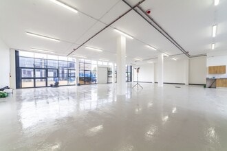 Oakcroft Rd, Chessington en alquiler Foto del interior- Imagen 2 de 8