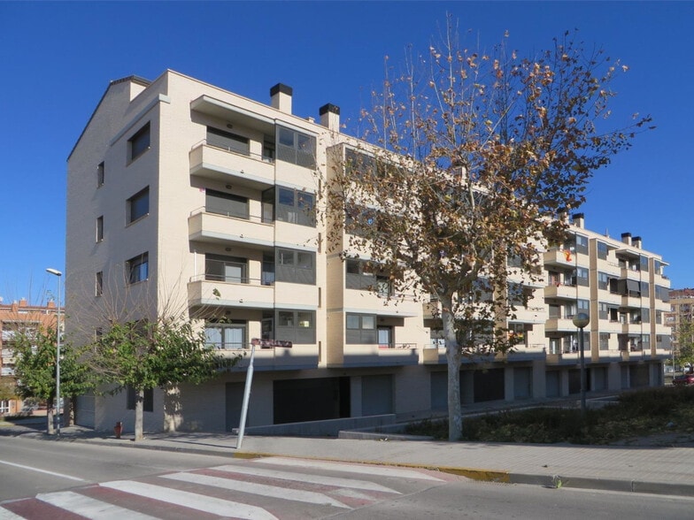 Edificio residencial en Santa Margarida de Montbui, Barcelona en venta - Foto del edificio - Imagen 1 de 1