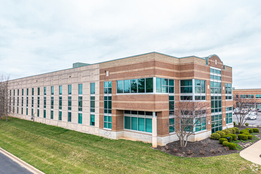 13101 Magisterial Dr, Louisville, KY en alquiler - Foto del edificio - Imagen 2 de 5