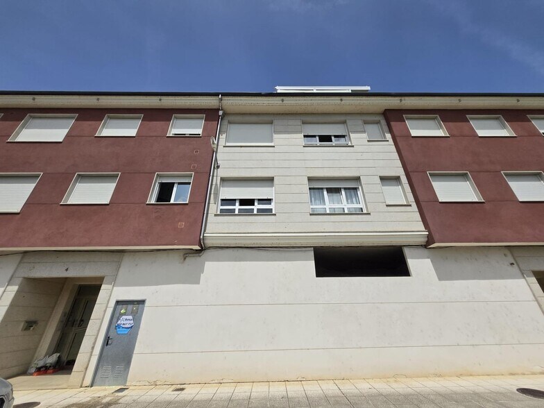 Local en Baralla en venta - Foto del edificio - Imagen 2 de 42