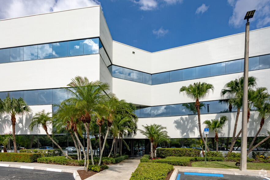 6360 NW 5th Way, Fort Lauderdale, FL en alquiler - Foto del edificio - Imagen 2 de 4